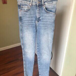 WE THE FREE TWENTY EVEN JEANS SZ WAIST 26 HI RISE STRETCH STRAIGHT NW RAW HEM